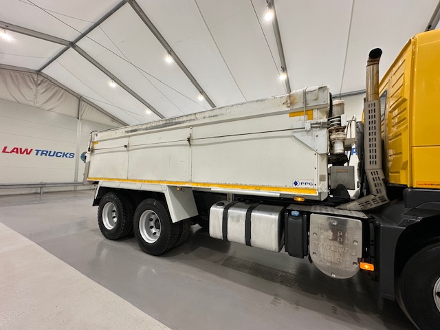 Volvo FM 300 6×4 Day Cab Tipper