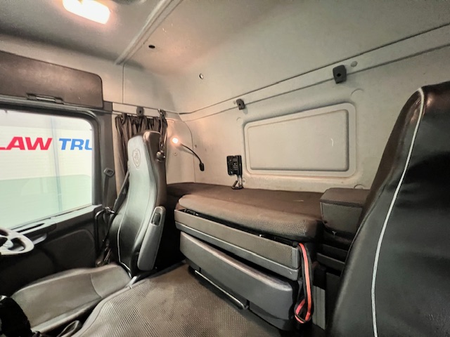 Scania P400 8×4 Sleeper Cab Steel Tipper