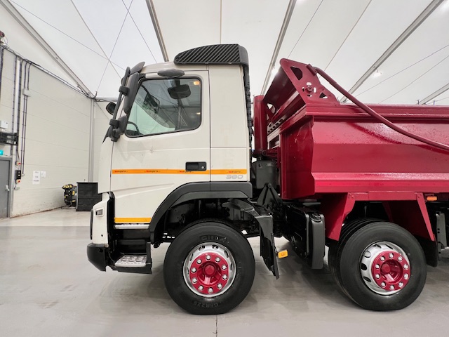 Volvo FMX 380 8×4 Day Cab Steel Tipper