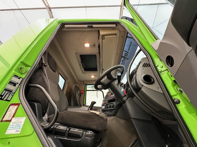 DAF CF 370 8×4 Day Cab Tipper Manual