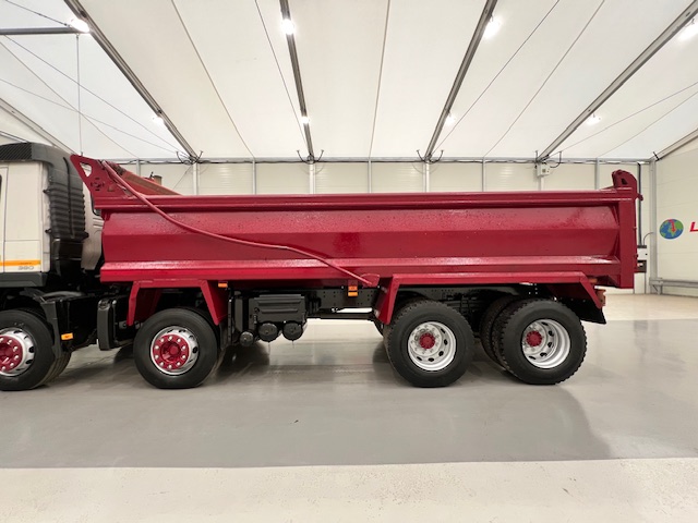 Volvo FMX 380 8×4 Day Cab Steel Tipper