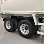 Volvo FM 410 8×4 Sleeper Cab Tar Spec Tipper - thumbnail