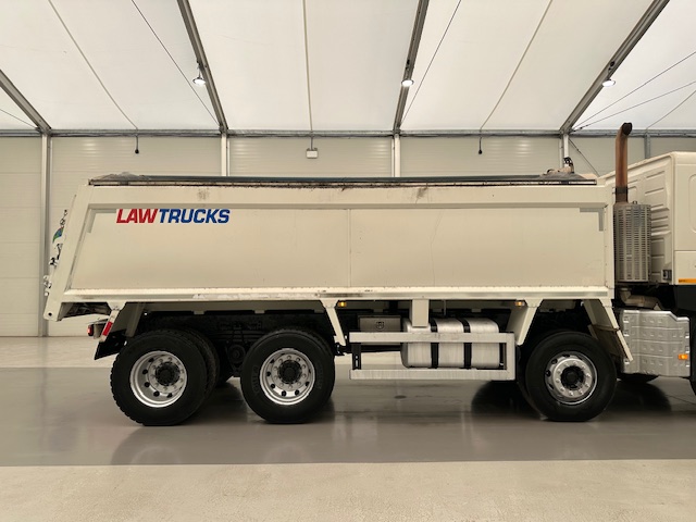 Volvo FM 410 8×4 Sleeper Cab Tar Spec Tipper