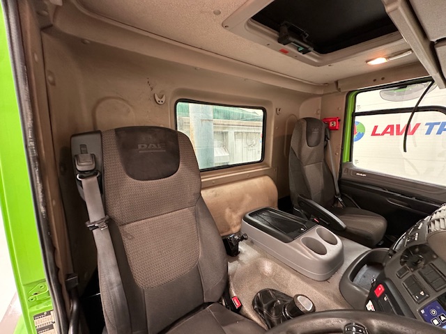 DAF CF 370 8×4 Day Cab Tipper Manual
