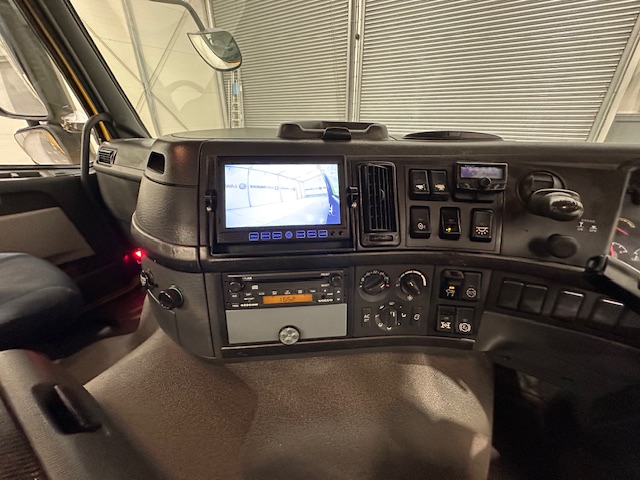 Volvo FM 300 6×4 Day Cab Tipper