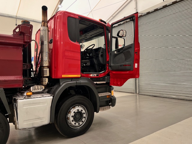 Scania G410 8×4 Rest Cab Steel Tipper