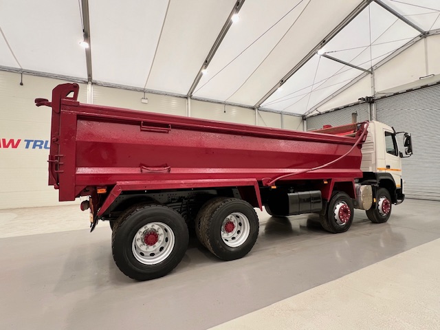 Volvo FMX 380 8×4 Day Cab Steel Tipper