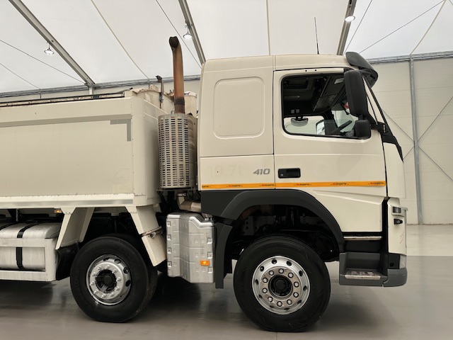 Volvo FM 410 8×4 Sleeper Cab Tar Spec Tipper