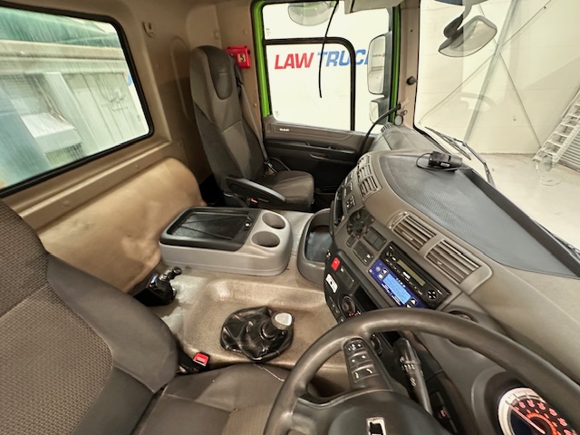 DAF CF 370 8×4 Day Cab Tipper Manual