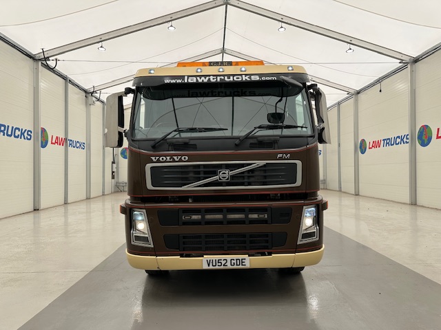 Volvo FM9 300 6×4 Sleeper Cab Tipper Manual