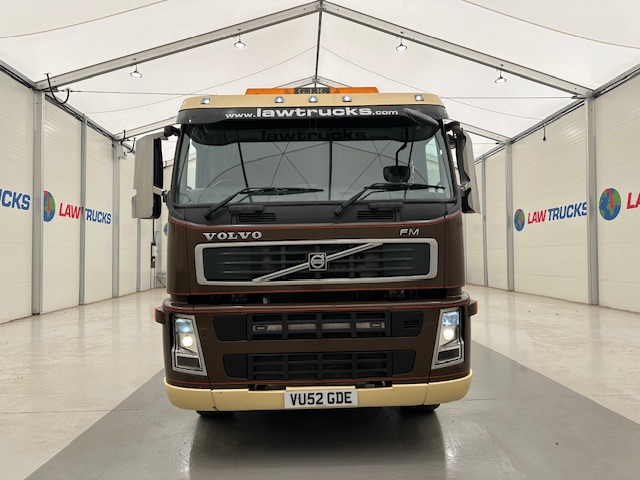 Volvo FM9 300 6×4 Sleeper Cab Tipper Manual