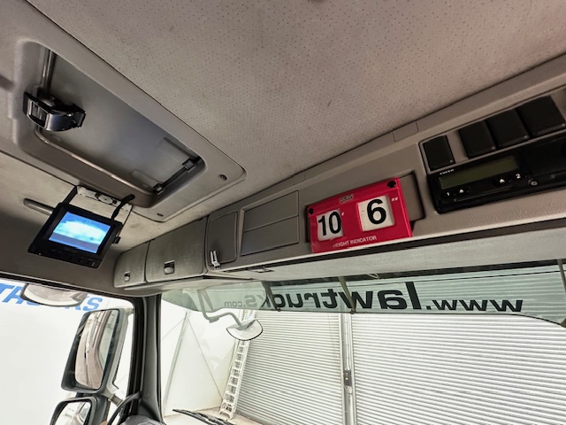 Volvo FM9 300 6×4 Sleeper Cab Tipper Manual