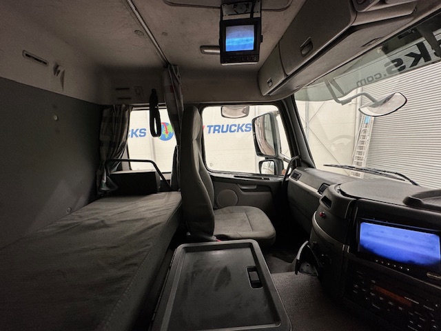 Volvo FM9 300 6×4 Sleeper Cab Tipper Manual