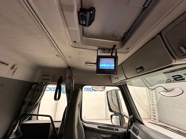 Volvo FM9 300 6×4 Sleeper Cab Tipper Manual