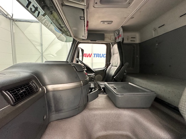 Volvo FM9 300 6×4 Sleeper Cab Tipper Manual