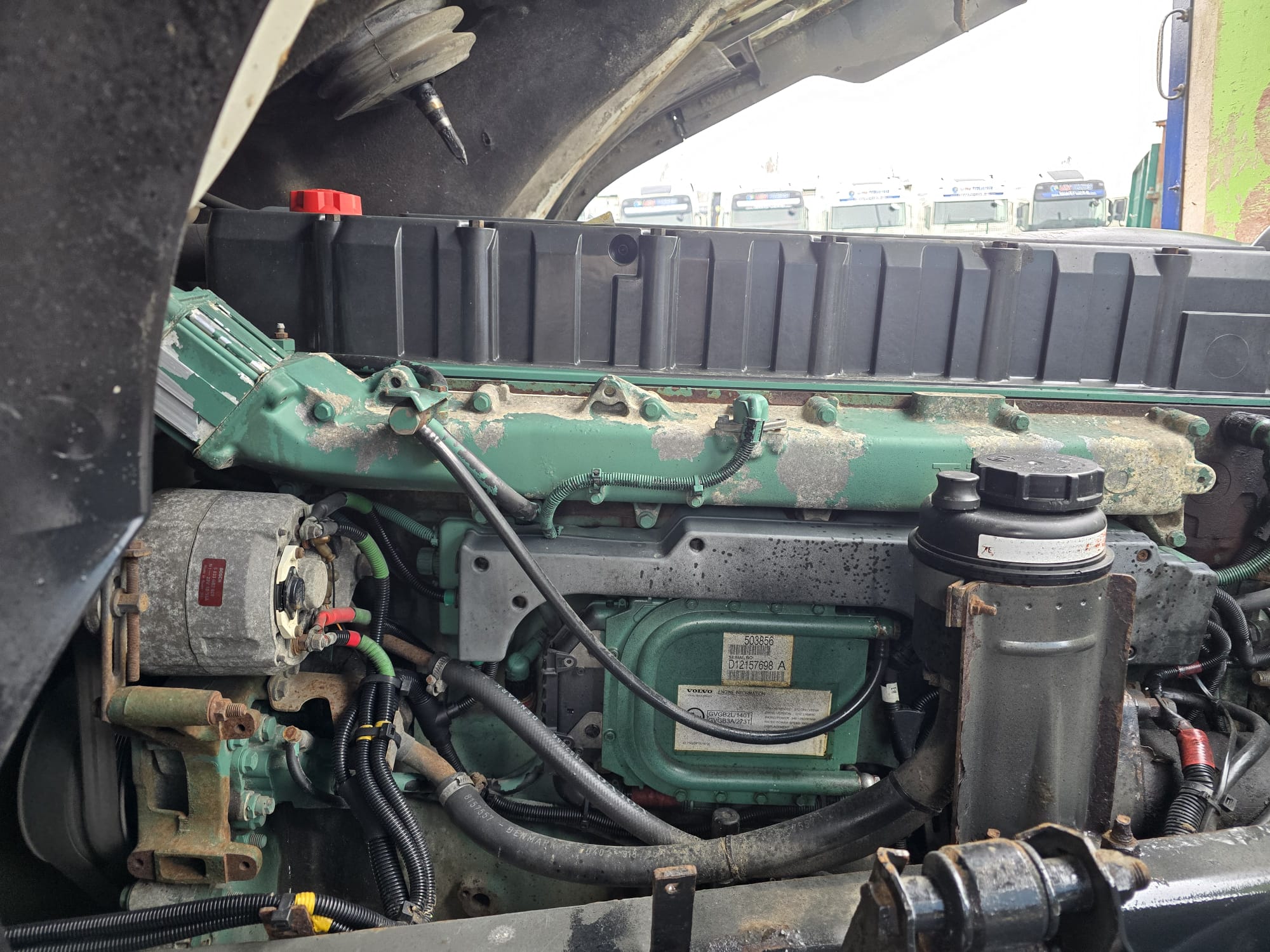 Volvo FM12 340 Rear Lift Sleeper Beavertail