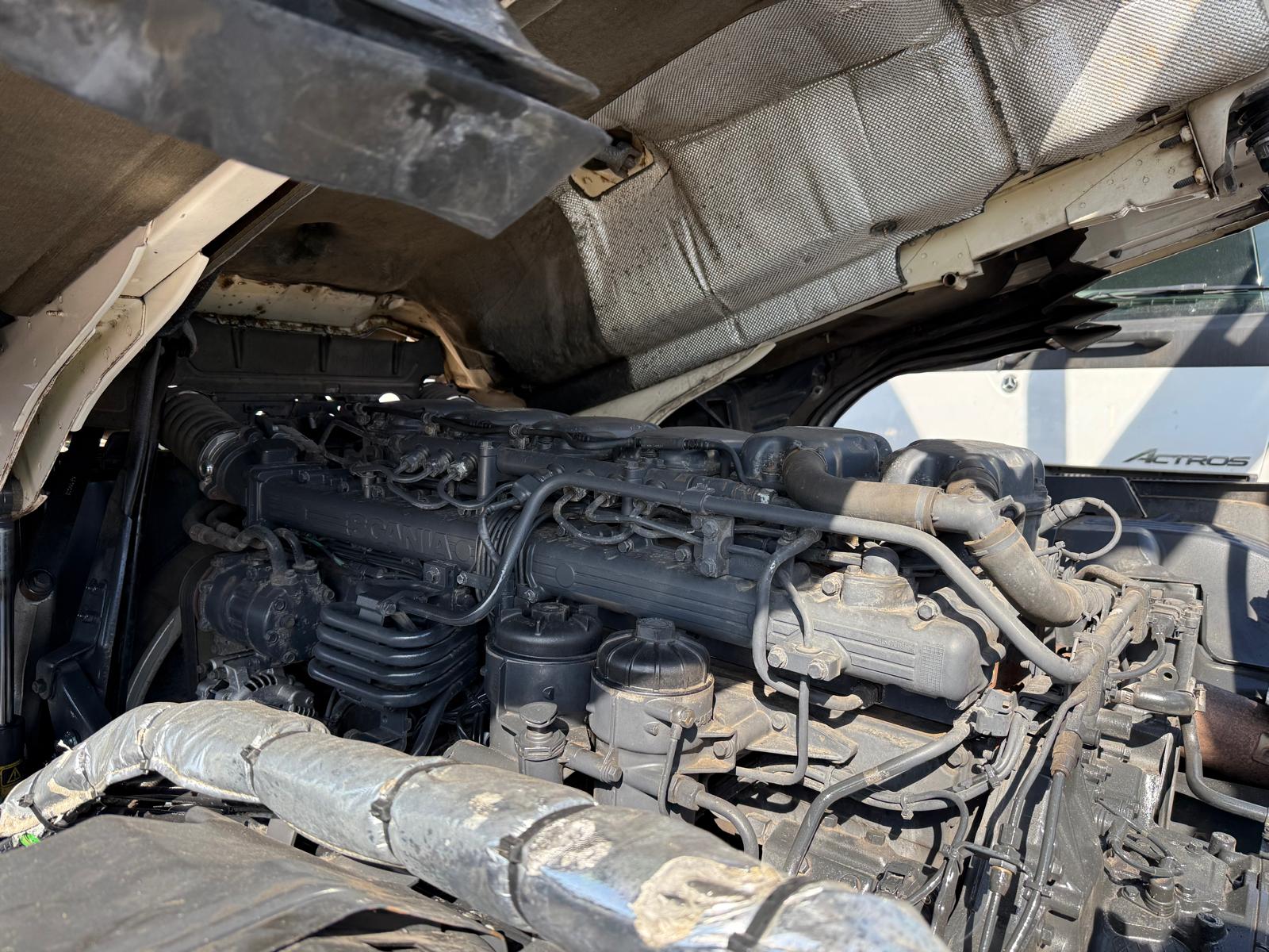 Scania G410 8×4 Rest Cab Hookloader Drawbar