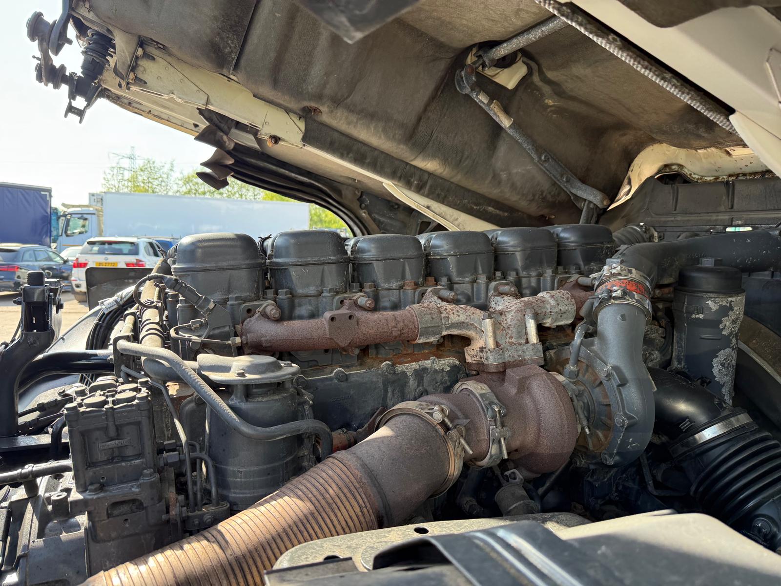 Scania G410 8×4 Rest Cab Hookloader Drawbar