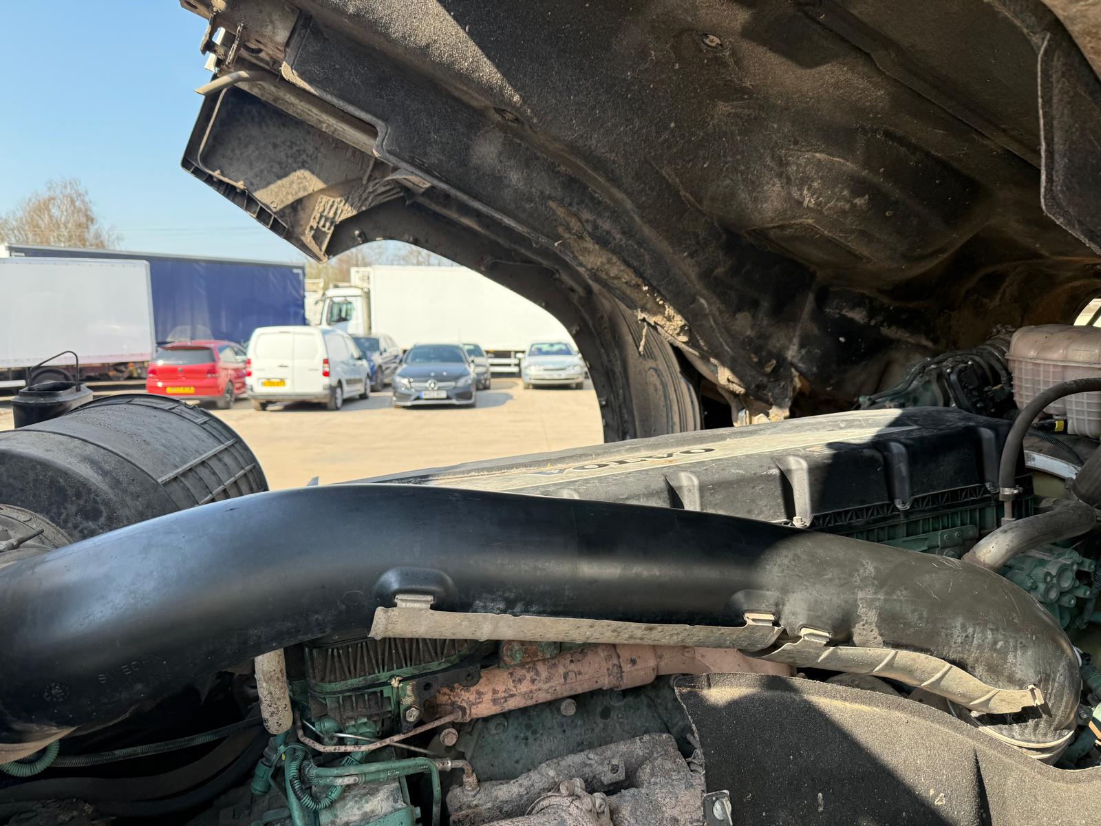 Volvo FM 410 8×4 Sleeper Cab Tar Spec Tipper