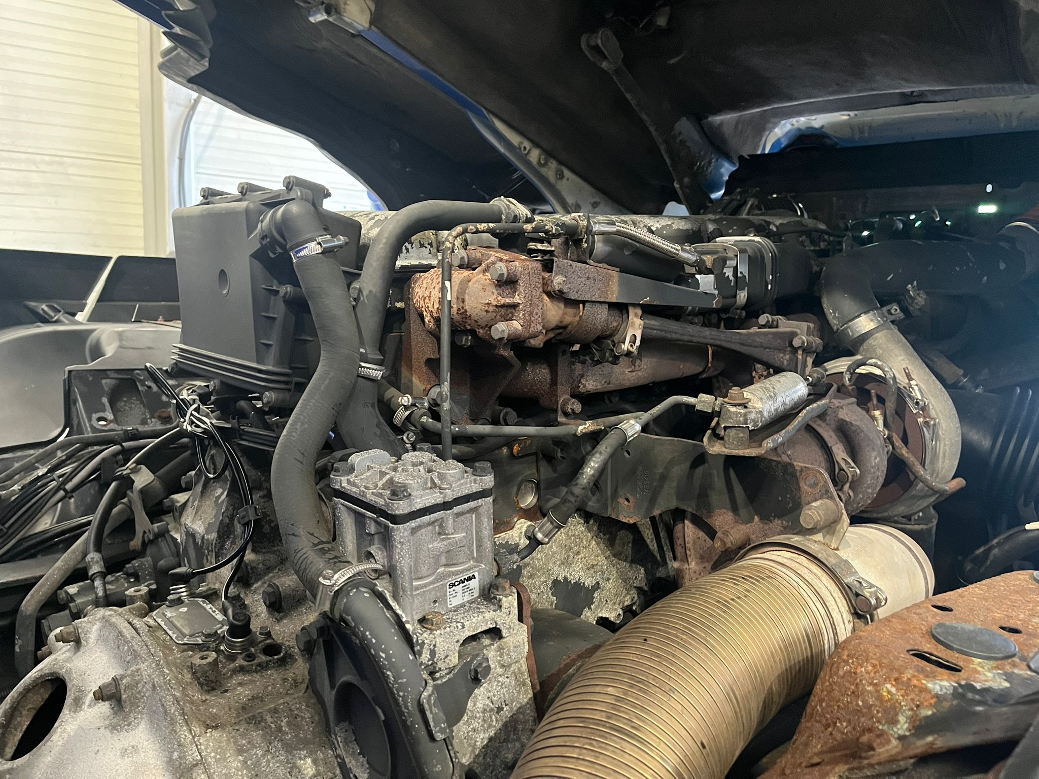 Scania R420 6×2 Rear Lift Brick Grab Drawbar