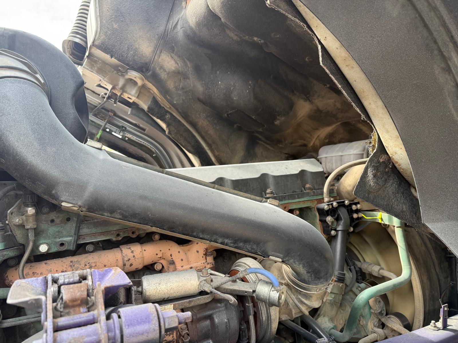 Volvo FM 460 8×4 Steel Tipper Grab