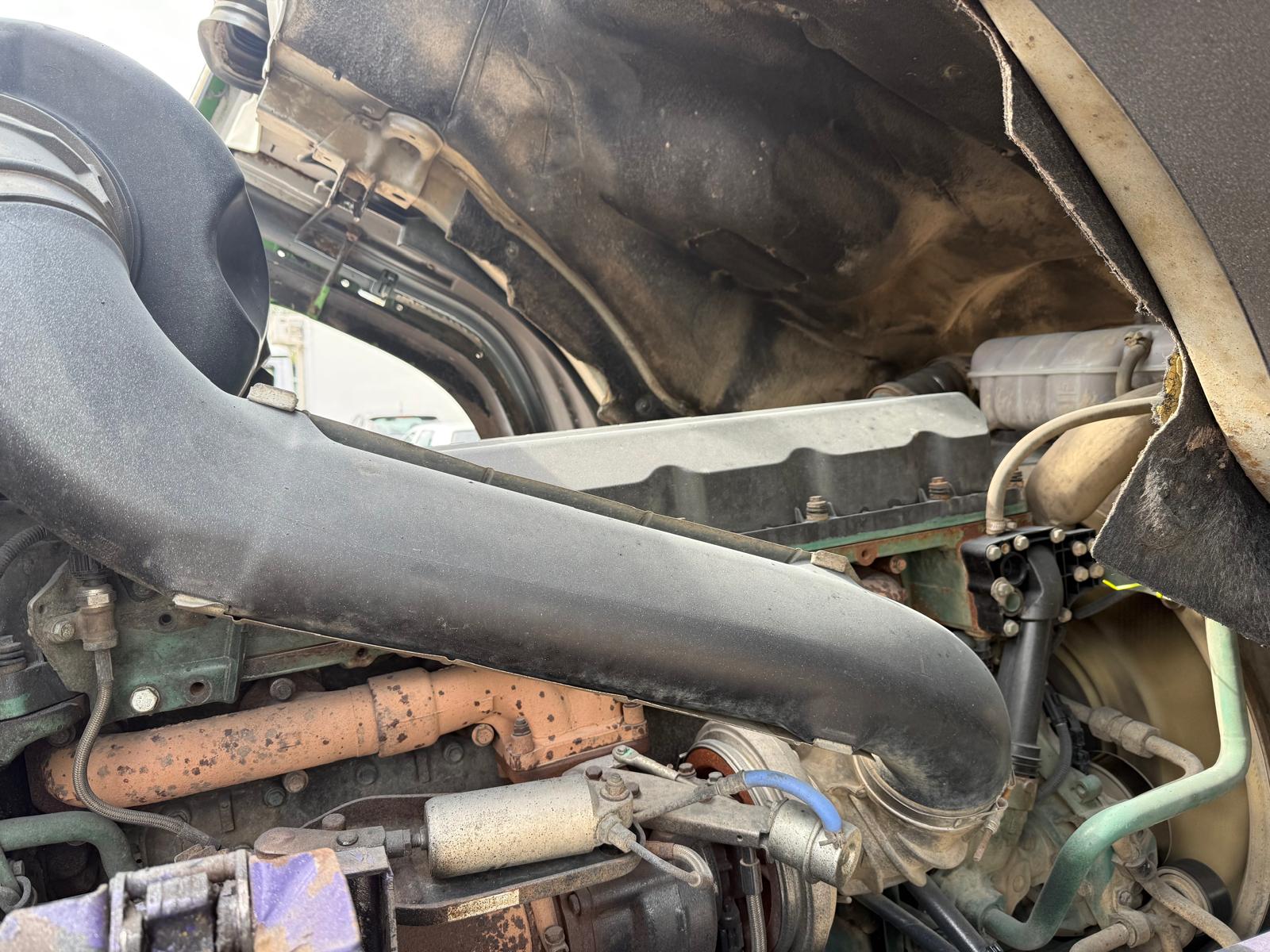 Volvo FM 460 8×4 Steel Tipper Grab