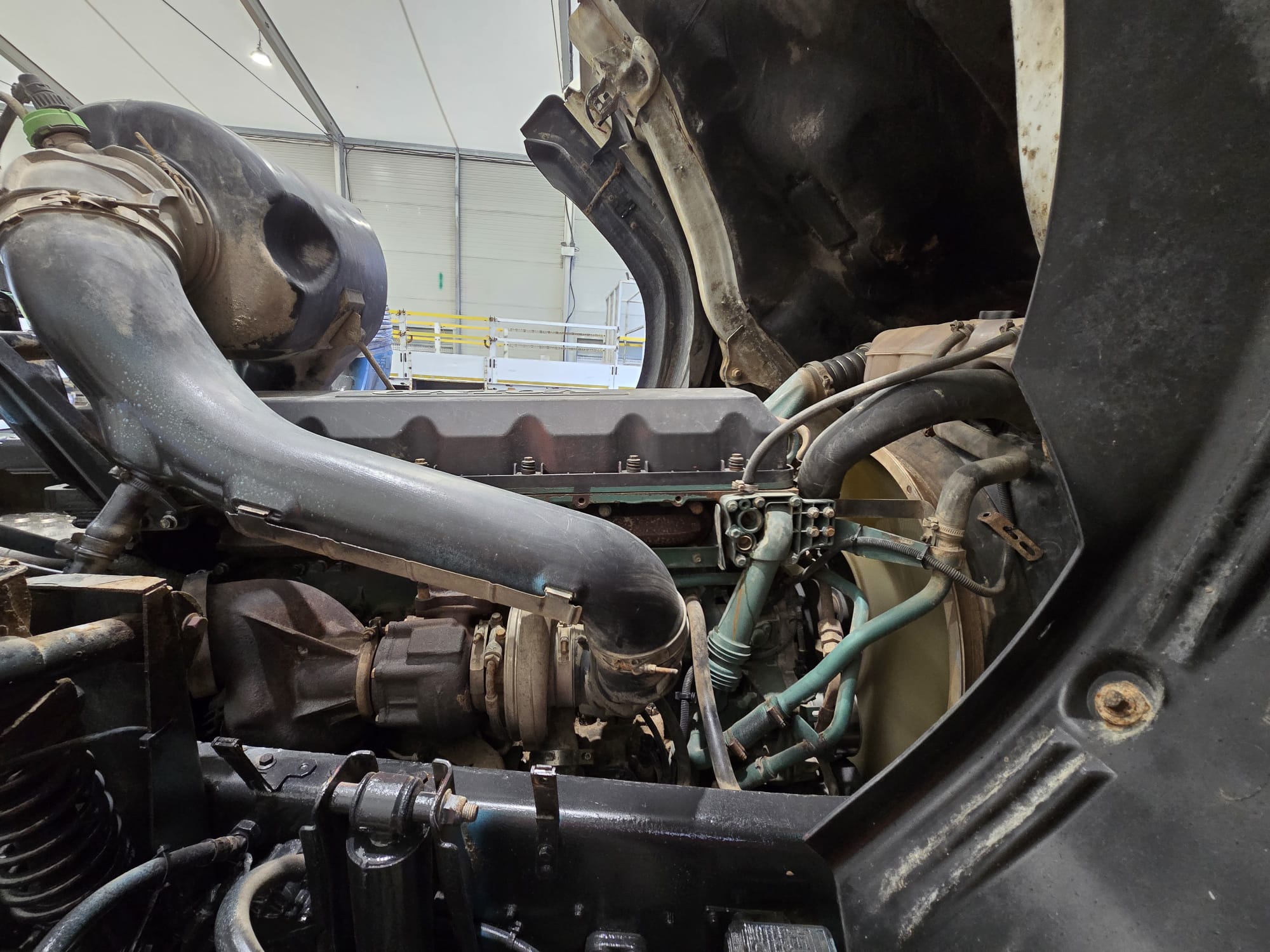 Volvo FM 330 6×4 Day Cab Cement Mixer