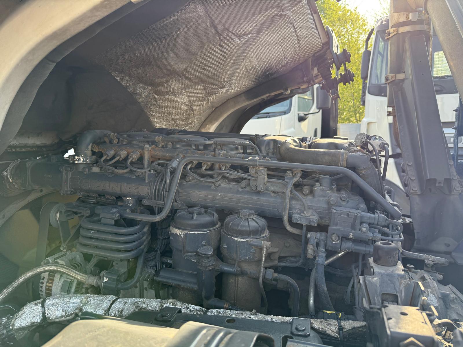 Scania P250 4×2 Day Cab Skip Loader