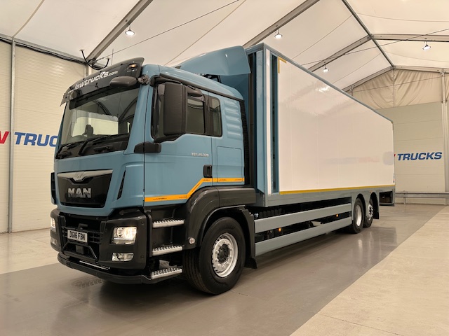 MAN TGS 26.360 6×2 Sleeper Cab Insulated Box Van