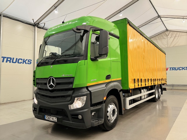 Mercedes Actros 2536 6×2 Sleeper Cab Curtainsider