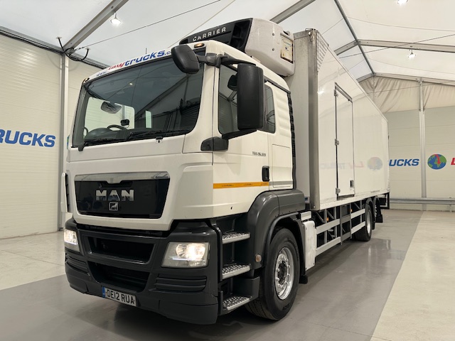 MAN TGS 26.320 6×2 Sleeper Cab Fridge Box