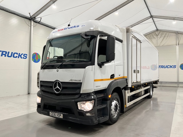 Mercedes Actros 1824 4×2 Sleeper Cab Fridge Box