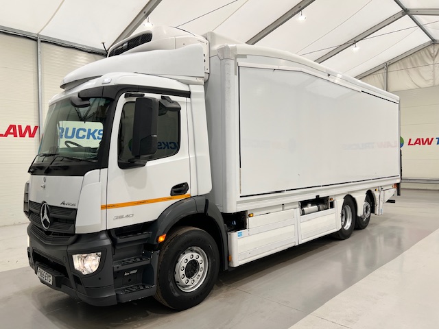 Mercedes Antos 2540 6×2 Rear Lift Day Cab Fridge Box