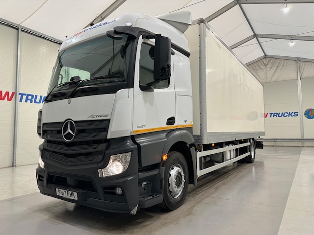 Mercedes Actros 1830 Sleeper Cab Box Van