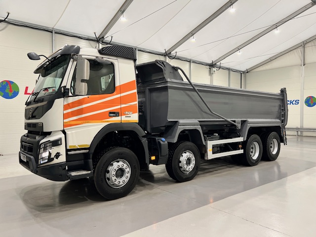 Volvo FMX 420 8×4 Day Cab Steel Tipper