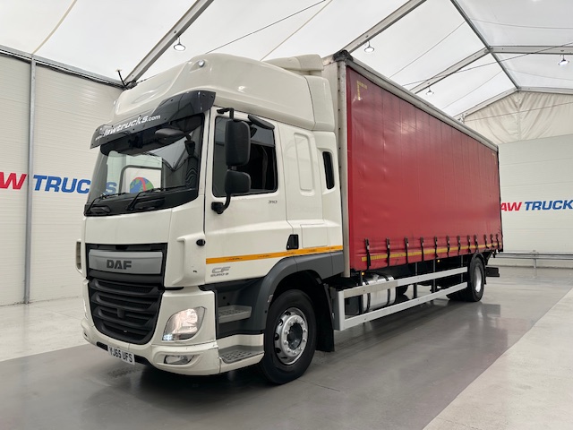 DAF CF 310 Sleeper Cab Curtainsider