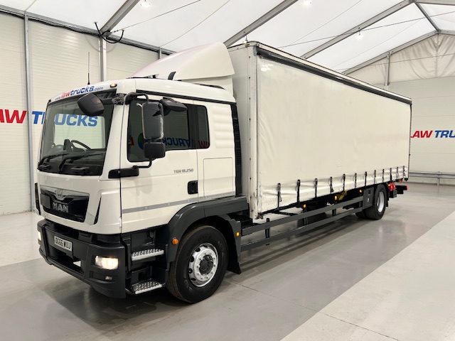 MAN TGM 18.250 4×2 Sleeper Cab Curtainsider