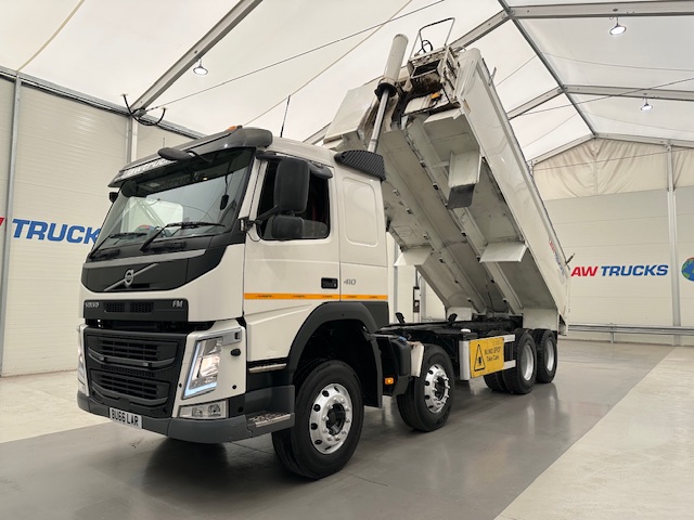 Volvo FM 410 8×4 Sleeper Cab Tar Spec Tipper