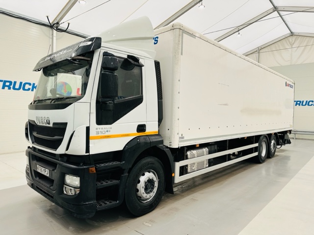 Iveco Stralis 310 AT 6×2 Box Van