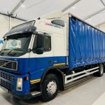 Volvo FM 300 6×2 Sleeper Cab Curtainsider - thumbnail
