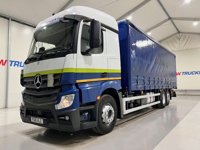 Mercedes Actros 2530 6×2 Sleeper Cab Curtainsider