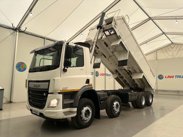 DAF CF 370 8×4 Day Cab Tipper