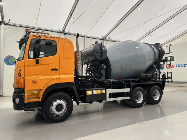 Hino 700 3241 8×4 Cement Mixer