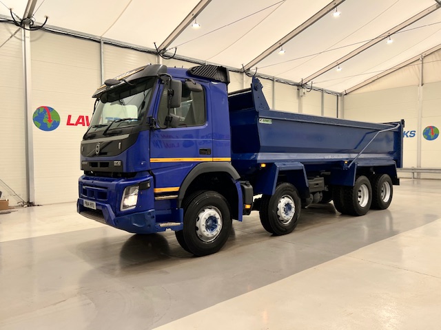 Volvo FM 410 8×4 Day Cab Steel Tipper