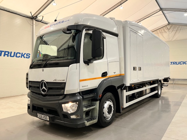 Mercedes Actros 1824 4×2 Sleeper Cab Fridge Box