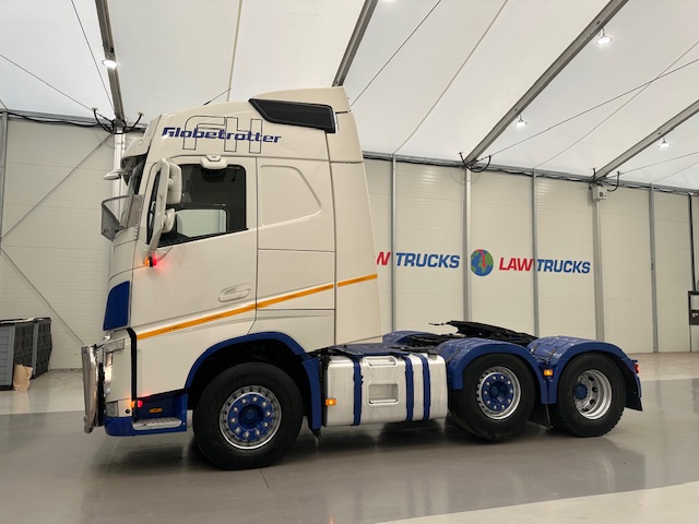 Volvo FH 500 Euro 5 6×2 Tractor Unit Safari Edition