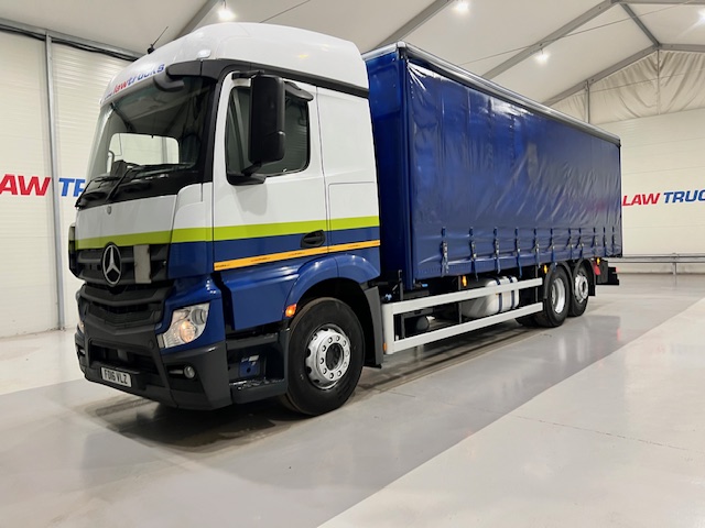 Mercedes Actros 2530 6×2 Sleeper Cab Curtainsider