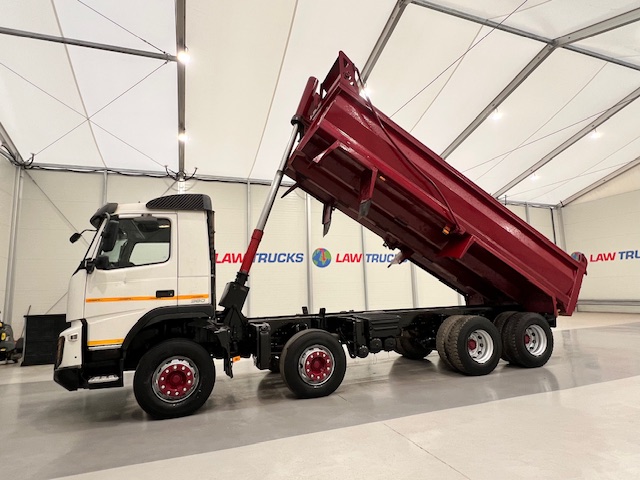 Volvo FMX 380 8×4 Day Cab Steel Tipper