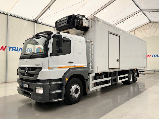 Mercedes Axor 2529 6×2 Rear Lift Sleeper Cab Fridge Box