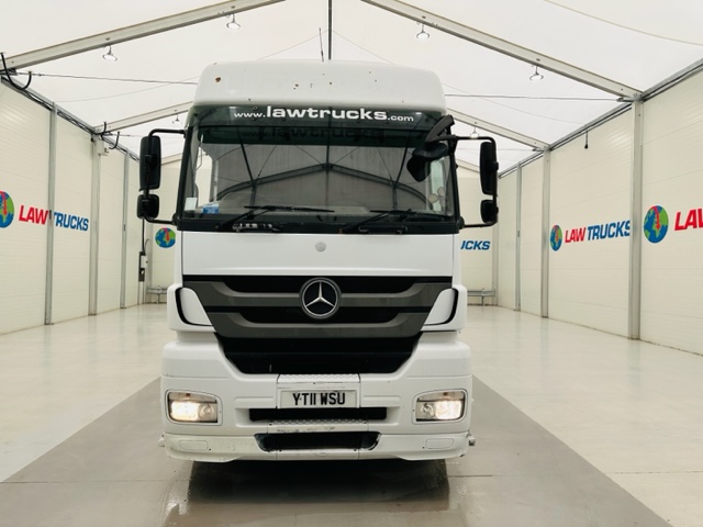 Mercedes 2543 6×2 10 Tyre Rear Lift Sleeper Cab Box Van